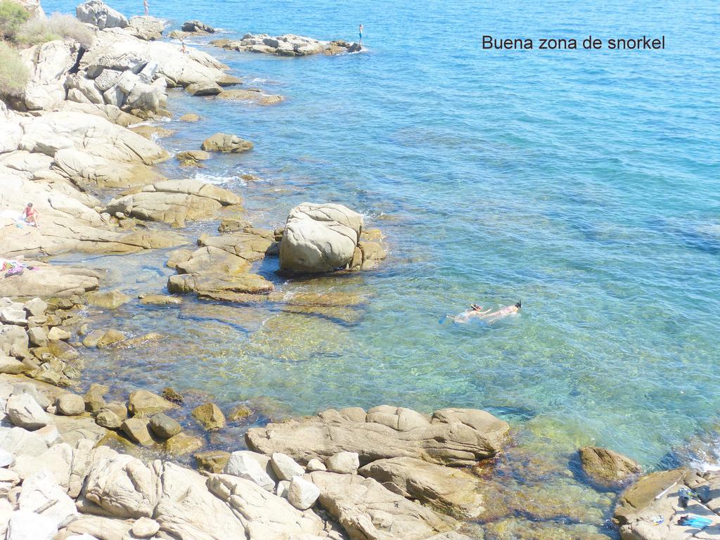 Roses Sobre El Mar Daire Oda fotoğraf